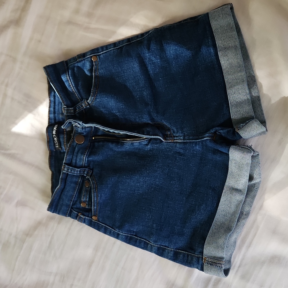 Fashion Nova Jean Shorts- Size 7/8